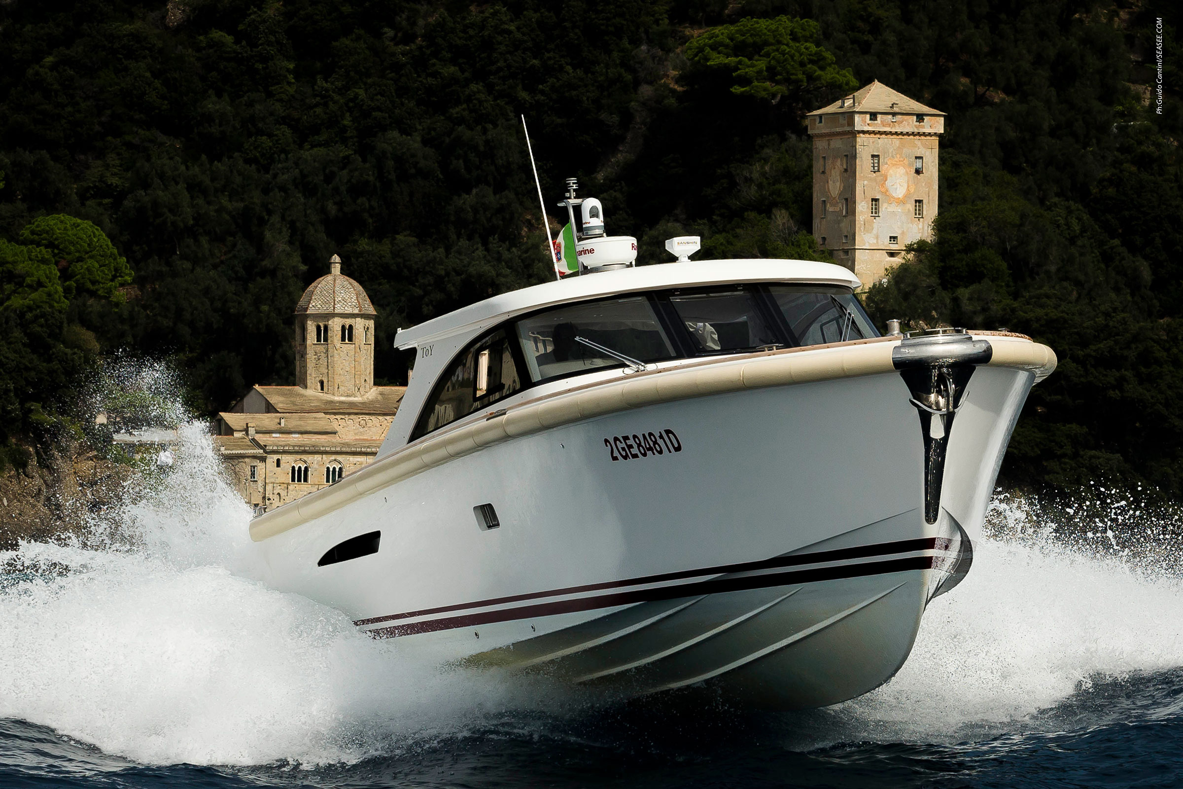 Barca a motore Toy 47 in planata